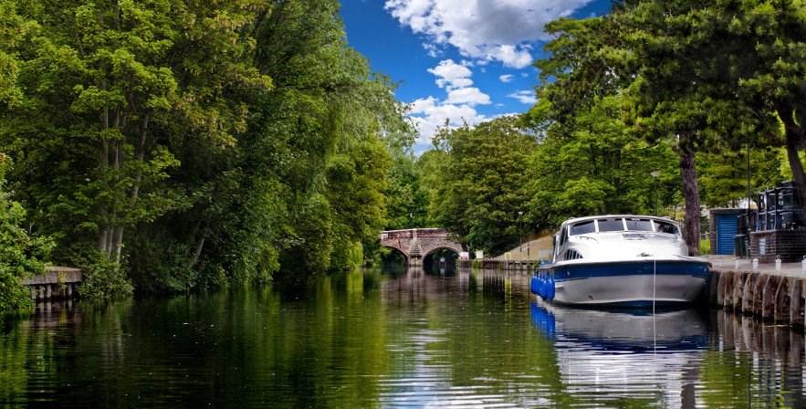 The route uses two disused railways which passes through wildlife-rich countryside, historic landscapes and it takes in the Wensum river valley and Whitwell Common.