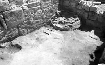 MARINA EL-ALAMEIN and 0.40 m in height, was found west of the previous one, immediately by the doorway.