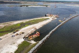 JACKSONVILLE DISTRICT TAKEAWAYS Largest Ecosystem Restoration Program in the country Largest Coastal Storm Risk Management Program in the country Large