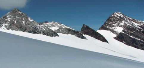 Neprijetno presenečenje na grebenu Prečenje Schneebiger Nocka in Magersteina in Bor Šumrada Schneebiger Nock (Monte Nevoso, 3358 m) je druga najvišja gora v skupini Reiserferner, ki je lažje dostopna