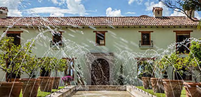 53 acres US$1,600,000 Stunning lakefront Tuscan style villa, located