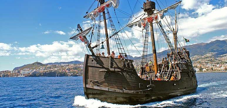 you back to the 15th century. Sail along the south west coast to Cabo Girão, the highest sea cliff from Europe (580 m).