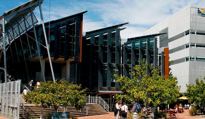 RDA SUNSHINE COAST University of the Sunshine Coast Creating connective productive communities with education pathways A high priority for the region is to grow employment and continue to develop