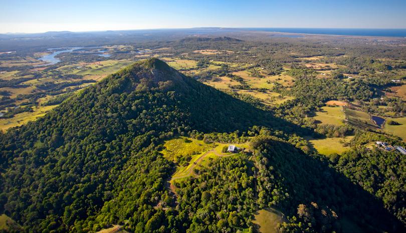 REGIONAL ROADMAP Noosa Hinterland Role of RDA Regional Development Australia (RDA) is a national network of 55 committees made up of local leaders who work with all levels of government, business and