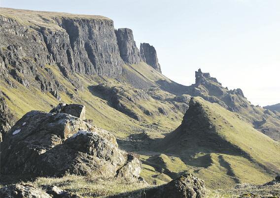 Don t miss North East Skye around a beautiful sandy bay, and as you leave Staffin you are faced with a difficult choice: whether to follow the road around the north coast, or to take the link road to