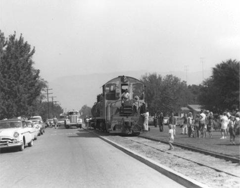 Here is another picture from the last day the water train ran on the Arrowhead Line. This is also on Mountain View Avenue, looking north.