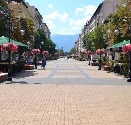 DESTINATIONS GUIDE THE CAPITAL OF BULGARIA Sofia has so much to show you.