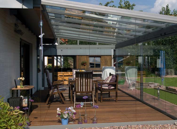 SUPER LITE, LITE and CLASSIC fixed side elements Side element SUPER LITE A perfect combination fully transparent and filled with light The fixed glazing to