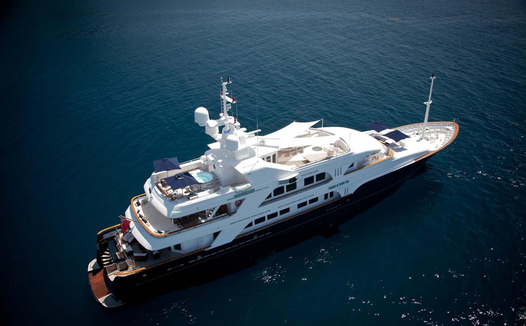 NOBLE HOUSE 53.9M (176.9FT) 12 GUESTS IN 6 CABINS LENGTH OVERALL 53.9m (176.9ft) BEAM DRAFT 9.7m (31.8ft) 3.4m (11.