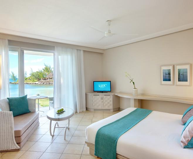 ACCOMMODATION 198 rooms and suites, all facing the sea 22 Superior Rooms (43 m²) 104 Ocean Superior Rooms (43 m²) 46 Deluxe Rooms (52 m²) 23 Junior Suites (70 m²) 2 Senior Suites (85 m²) 1 Emperor