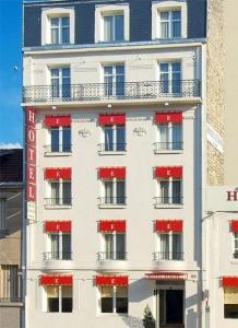 Grand Hotel de l Europe Category 3*** Address: 29 Rue Buirette - 51100 Reims Single: 112 / night Breakfast: 13 Quality Hotel Reims Europe is located in Reims near the commercial centre and just a