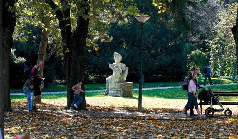 Мермер који је дозвао музику Инсталирање фонтане у парку Буковичке бање била је најава тесне везе која ће се у наредним деценијама развити између бање и уметника.