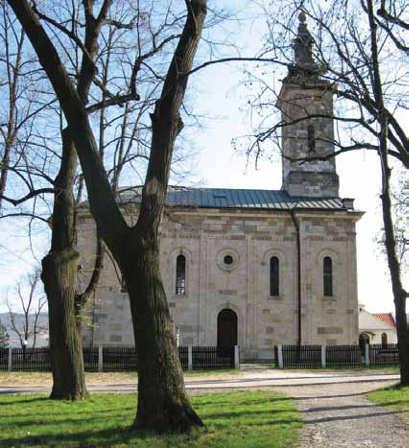 Црква се налази недалеко од парка Буковичке бање, у подножју планине Букуље. У селу Брезовцу, на непуних 10 км од Аранђеловца и Буковичке бање, налази се црква посвећена св. Архангелу Михаилу.