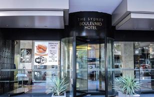 This hotel offers 270 guest rooms with stunning views of the picturesque Sydney Harbour or City Skyline.