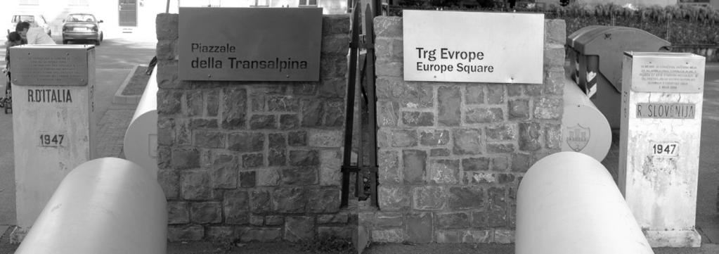 Slika 1 (a in b): Nova Gorica Trg Evrope in Mozaik nove Evrope.