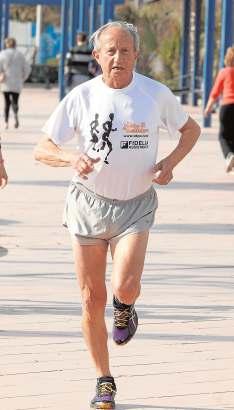 60 SPORT March 24th to 30th 2017 A long-running passion for athletics José Luis Casado took part in the first Malaga Half Marathon in 1991 and will do so again this Sunday FERNANDO MORGADO Twitter: