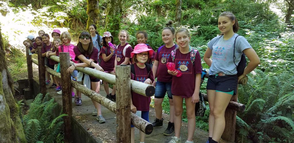 ABOUT DAY CAMP There are more than 20 Girl Scout day camps across Oregon and Southwest Washington! These camps are planned and run by volunteers from our Girl Scout community.