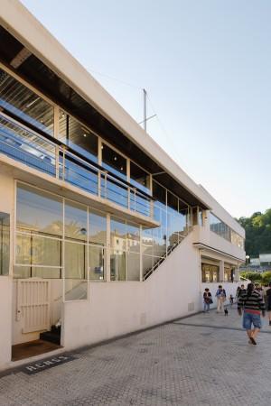 El real club Nautico Calle de Ijentea 9 20003 San Sebastián http://wwwrcnsscom/ One of the most representative buildings of rationalism is the Real Club Náutico which is located in the vicinity of