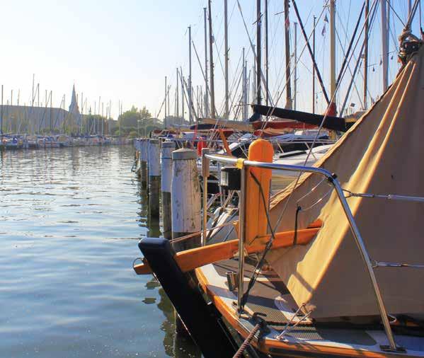 The Marina-team is at your service, also after sunset AND YOU HAVE NEVER BEEN HERE? We are a 550 berth marina, located about 15 kilometres from Amsterdam.
