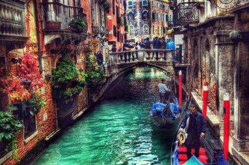 Included meals: breakfast, light lunch with Prosecco tasting Overnight in: Venice Day 9 Saturday, July 21, 2018 Venice, Floating City Venice, Italy, is known by several names, one of which is the
