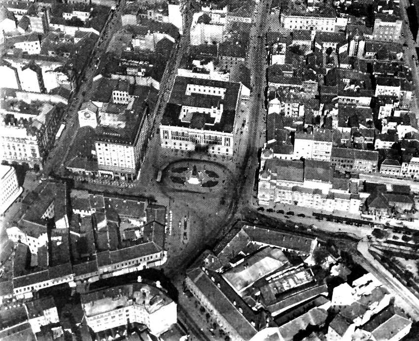 [Слика 4.1.4] Авионски снимак Трга Кнежев споменик из 1936.