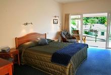 Executive studios have in room SKY Digital TV, DVD, phone, high speed internet and a kitchenette with microwave,