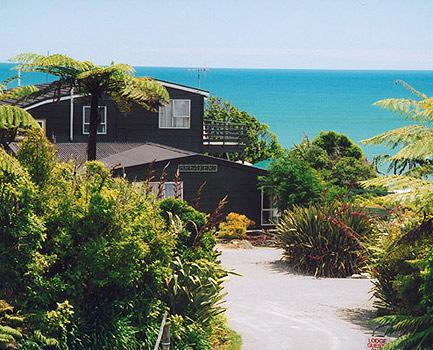 Breakers Seaside Bed & Breakfast **** - Greymouth A beachfront retreat that affords you peace, privacy