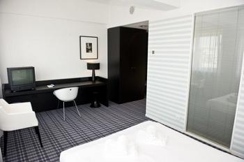 twin/double room 94,00 12 doubles/twins charming Hotel Leopold - Single deluxe room