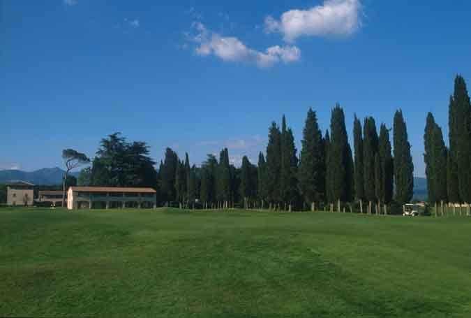 This sports event has not only met with huge success, but year after year it proves our company s commitment to promoting Italy s most varied tourist destinations even through golf, says Elena David,