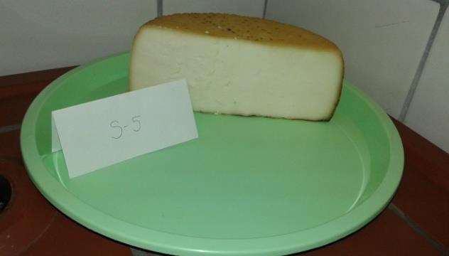 sira S-4 tekstura i naknadni okus u ustima izgled kore (površine) 5 4