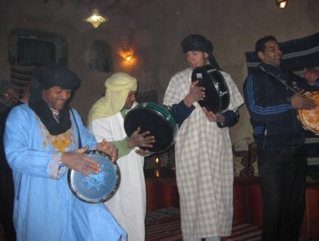 also encountered our first taste of traditional music where Hanane and Hind taught us how to dance