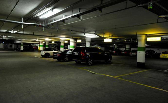 The renovation was completed in December 2013. The main focus was a complex concrete restoration. Furthermore the parking levels were modified and upgraded.