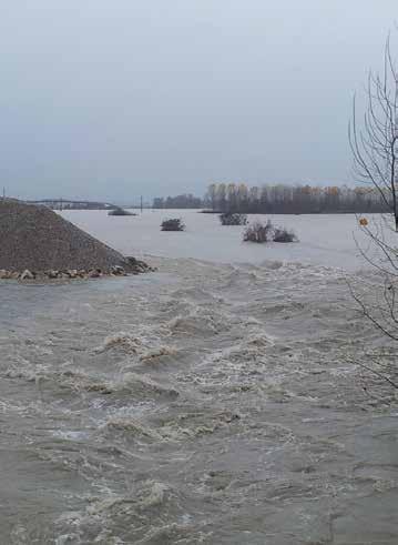 novembra so po Sloveniji povzročile ogromno škode, izvedena poplavna zaščita Posavja, ki se gradi hkrati s hidroelektrarnami, pa se je ponovno pokazala kot zelo učinkovita, saj reka Sava ni
