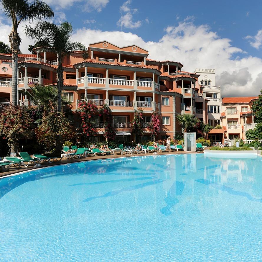 Sharing extensive landscaped grounds with the Pestana Village, these two resorts are located in the