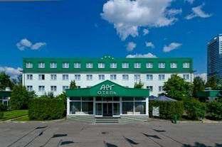 Single room, standard up from 141,-/night Hotel Art **** This good middleclass hotel is a 10-minute walk from Sokol Metro Station and near Chapaevsky Park.
