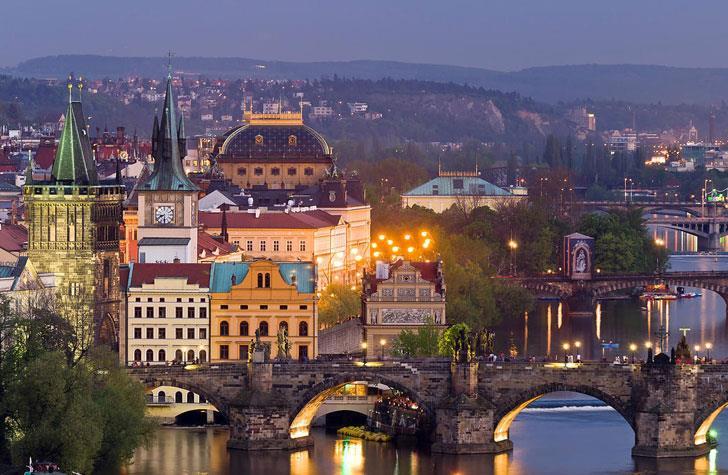 CENTRAL EUROPE Prague, Budapest, Vienna - 11 days Departure: June 17, 2017 Return: June 27, 2017 On this perenial tour, we have a feast for operas lovers to see six performances in Prague, Budapest