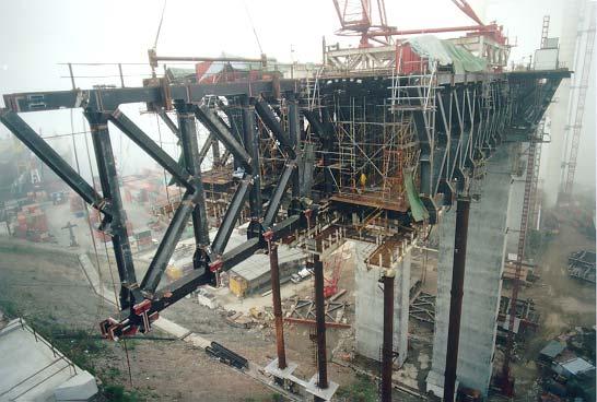 Erection of the side spans on