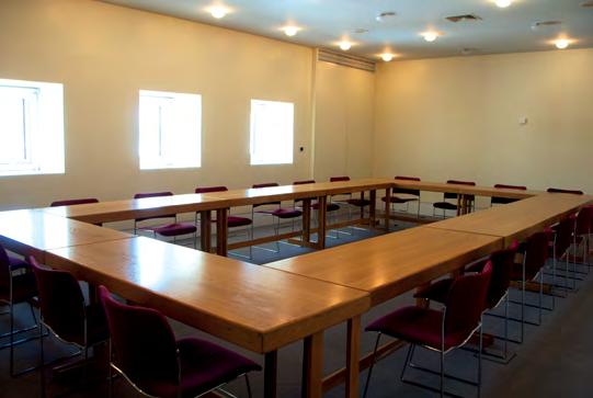 Glicínia Quartin Room This room is located on level 2 of the Conference Centre of the Centro Cultural de Belém and is designed for smaller events, such as meetings and training activities, or