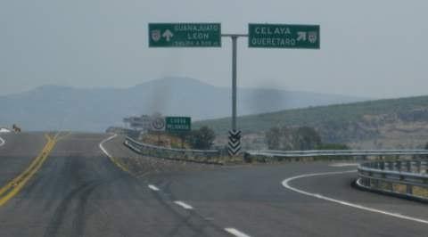follow sign to Mex 45D LEON 12:05 pm Straight to follow sign to Mex 45D GUANAJUATO / LEON (If going via Querétaro, you