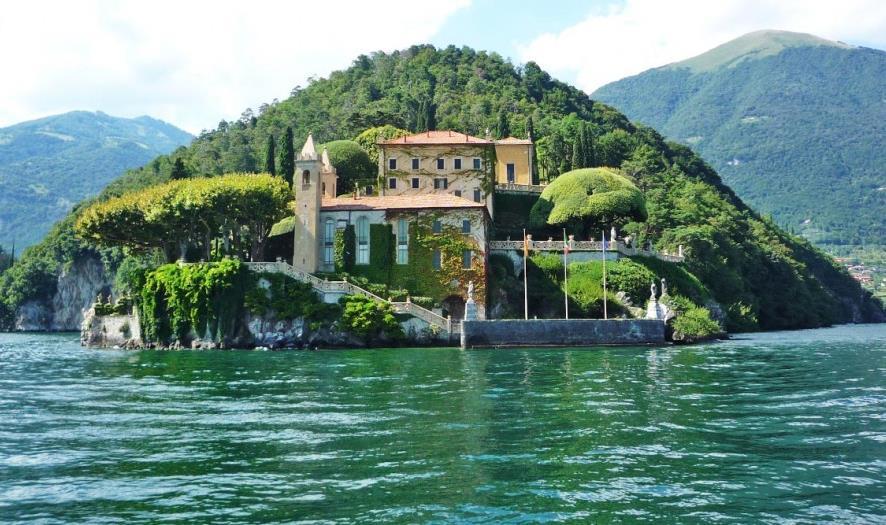 Once we reach Lake Como a private boat will be a disposal for a cruise on the Lake, during which the guides will introduce the villas and gardens which can be admired only from the boat.