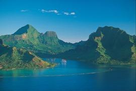 IMPORTANT INFORMATION - As you may already know, the resorts in the islands of Tahiti are famous for their beautiful and luxurious individual bungalows which may be situated on land or positioned