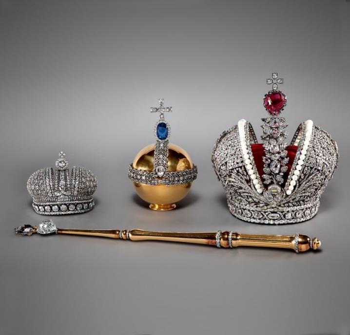 unique jewelry and other items made of precious metals and precious stones. The collection is undoubtedly one of the most significant and largest collections in the world.