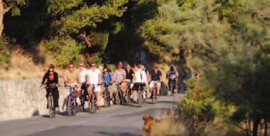 We are specialized in renting a bike for tourist sailing boats along the coast, with a fleet of more than 200 bicycles, with base in Split and in Hvar.