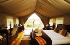 Somalisa is an authentic bush camp, a blend of old African charm and elegance together with an exclusive safari experience.