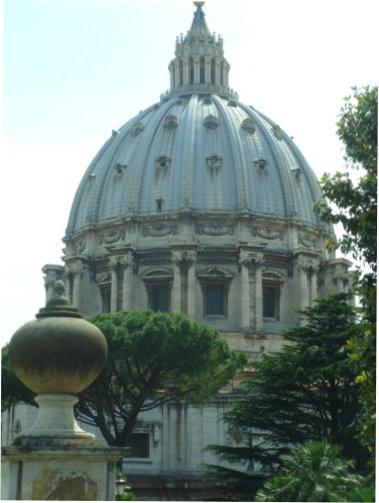 Tour of St Peters Basilica, the spot where St Peter was Martyred, the Tomb of St Peter, the tomb of Pope John Paul II.