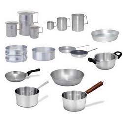 Kitchen Set Make UNHCR Type Kitchen Sets for a family of 5 persons Items: 1 x 7 liters aluminum cooking pot with lid & 2 cast aluminum handles 1 x 5 liters aluminum cooking pot with lid & 2 cast