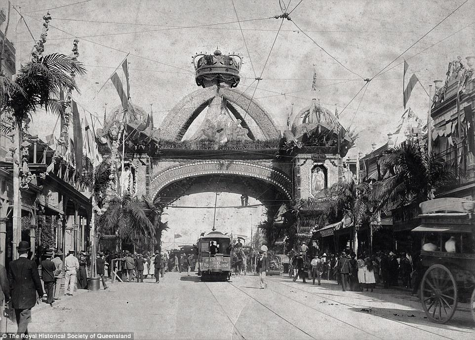 Arch built to welcome the Duke and Duchess of York, May 1901: This is one side of the massive four-faced triumphal arch erected at the intersection of George and Queen Streets.
