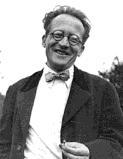 Primena Laguerreovi polinomi se koriste u kvantnoj mehanici pri rešavanju Schrödingerove 21 jednačine. Schrödingerova jednačina je formulisana 1926. godine.