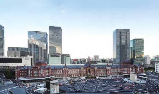 Tokyo Station regained the original appearance of when it first opened in 1914 after preservation and restoration of the Tokyo Station Marunouchi Building was completed in October 2012.