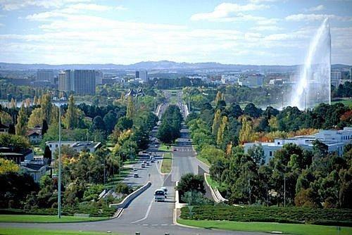 The National Capital of Australia CANBERRA & MELOBOURNE TOUR REF: WIN/AU/17/0776/2803 Validity: 01APR 30SEP 2017 TWIN TRIPLE CHD + 1 ADT CHD W/Bed CHD N/Bed SGL SUB EAST HOTEL CANBERRA THE SWANSTON